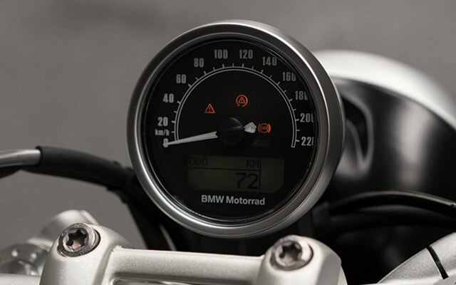 R nineT Pure round instrument