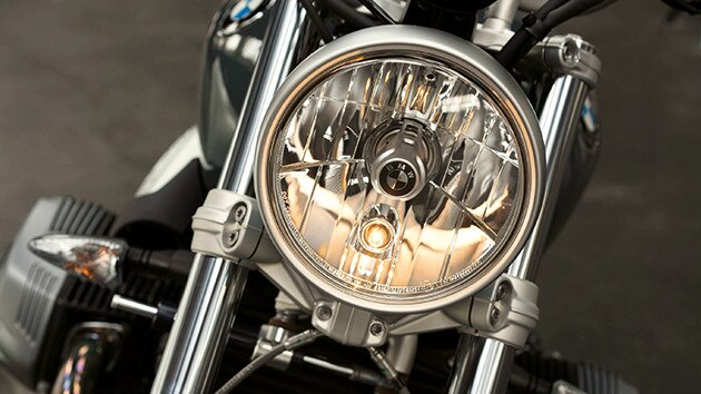 R nineT Pure round headlights