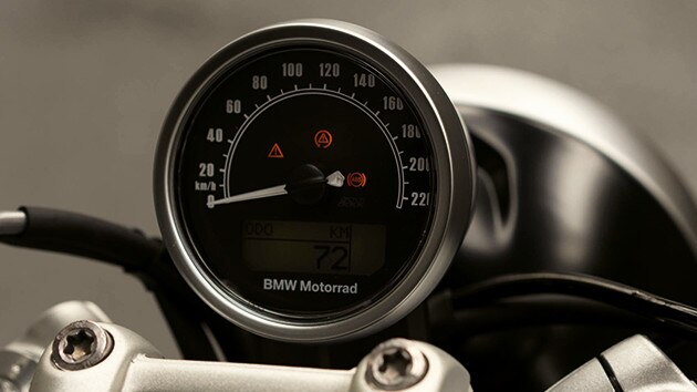 R nineT Pure round instrument