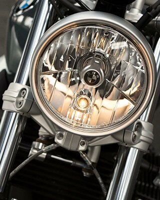 R nineT Pure round headlights