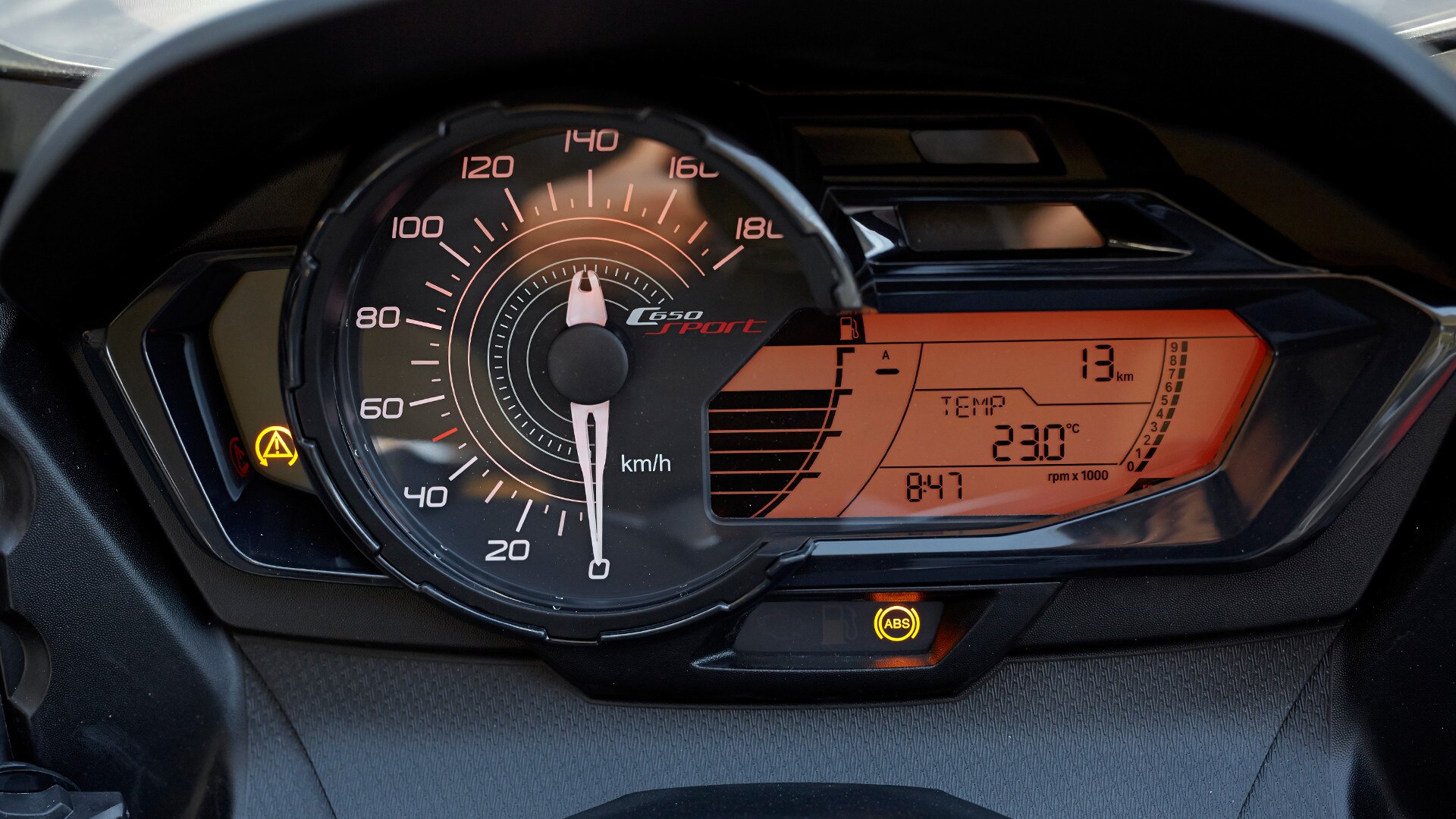 C 650 Sport instrument cluster