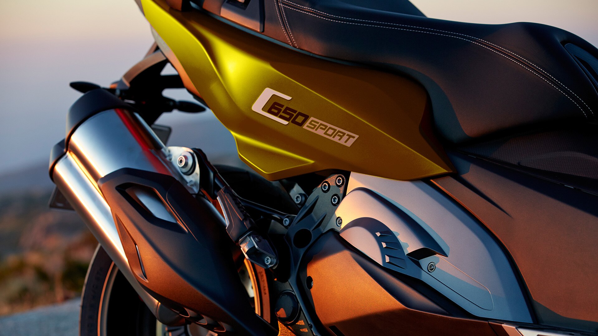 C 650 Sport rear section